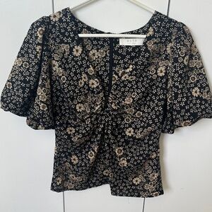 ASTR Black and Cream Floral Blouse Autumn look